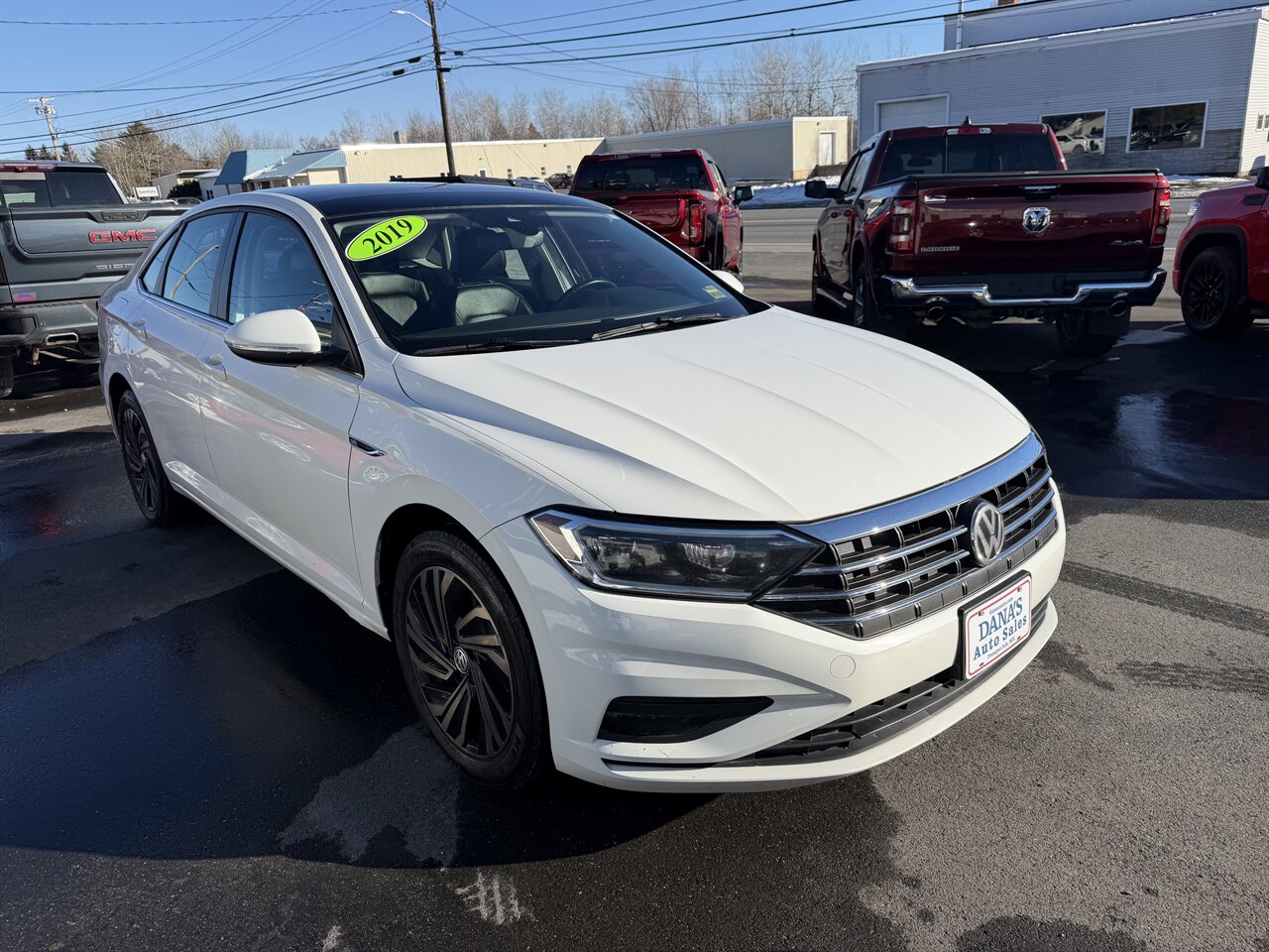 2019 Volkswagen Jetta SEL Premium photo 2