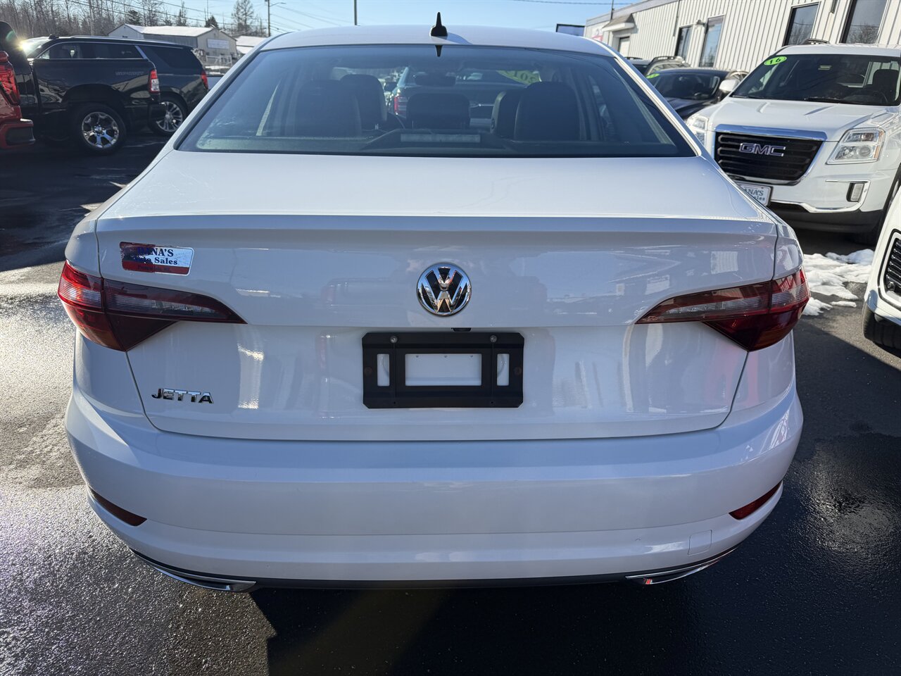 2019 Volkswagen Jetta SEL Premium photo 3