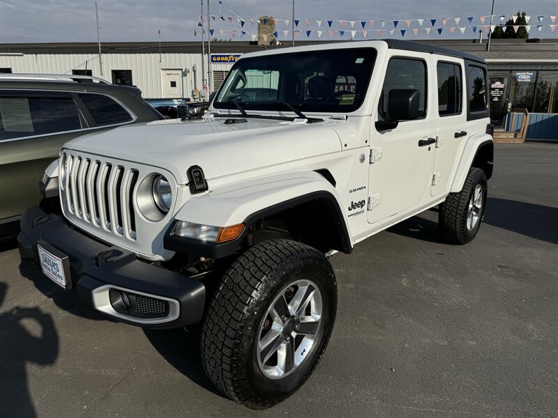 2020 Jeep Wrangler Unlimited Sahara Altitude  