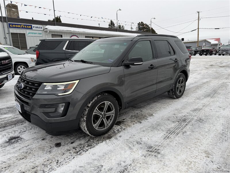 2016 Ford Explorer Sport's photo