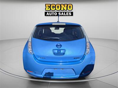 2012 Nissan LEAF SV   - Photo 5 - Lakewood, CO 80214-5221