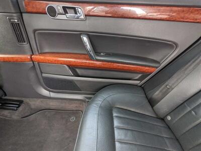 2004 Volkswagen Phaeton V8   - Photo 22 - Lakewood, CO 80214-5221