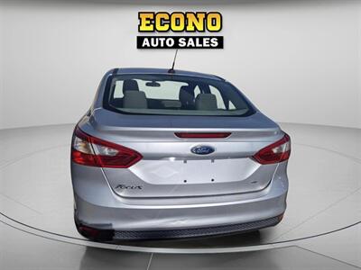 2012 Ford Focus SE   - Photo 5 - Lakewood, CO 80214-5221