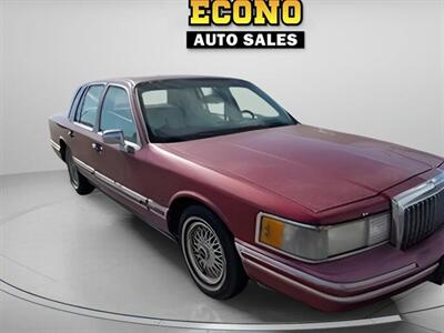 1993 Lincoln Town Car Signature  