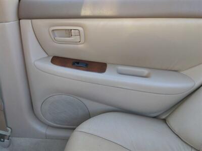 1999 Lexus ES   - Photo 17 - Lakewood, CO 80214-5221