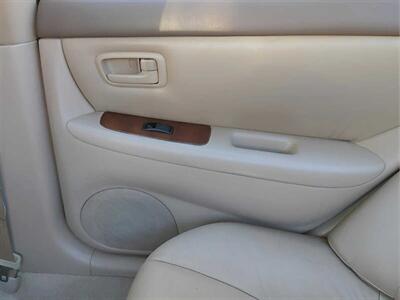 1999 Lexus ES   - Photo 17 - Lakewood, CO 80214-5221