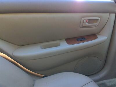 1999 Lexus ES   - Photo 18 - Lakewood, CO 80214-5221