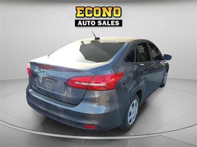 2017 Ford Focus S   - Photo 4 - Lakewood, CO 80214-5221