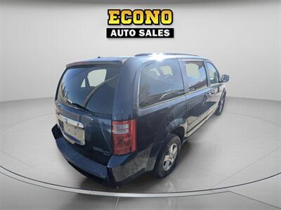 2009 Dodge Grand Caravan SXT   - Photo 7 - Lakewood, CO 80214-5221