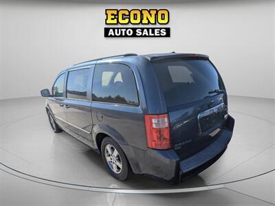 2009 Dodge Grand Caravan SXT   - Photo 5 - Lakewood, CO 80214-5221