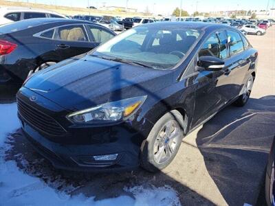 2017 Ford Focus SE   - Photo 2 - Lakewood, CO 80214-5221