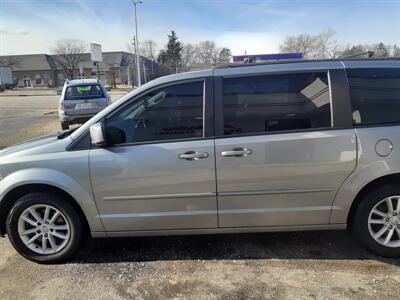 2015 Dodge Grand Caravan SXT   - Photo 10 - Milwaukee, WI 53223