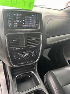2019 Dodge Grand Caravan GT   - Photo 6 - Milwaukee, WI 53223