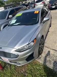 2019 Ford Fusion SE   - Photo 1 - Milwaukee, WI 53223
