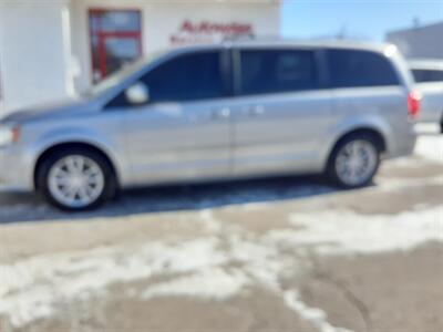 2016 Dodge Grand Caravan SXT   - Photo 2 - Milwaukee, WI 53223