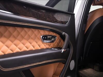 2017 Bentley Bentayga W12, TWIN-TURBO, NAIM FOR BENTLEY, NAV, 360CAM   - Photo 20 - Toronto, ON M3J 2L4