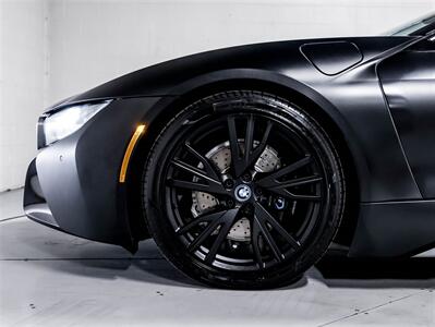 2017 BMW i8 PROTONIC FROZEN BLACK EDITION, CARBON CHASSIS, PDC   - Photo 10 - Toronto, ON M3J 2L4