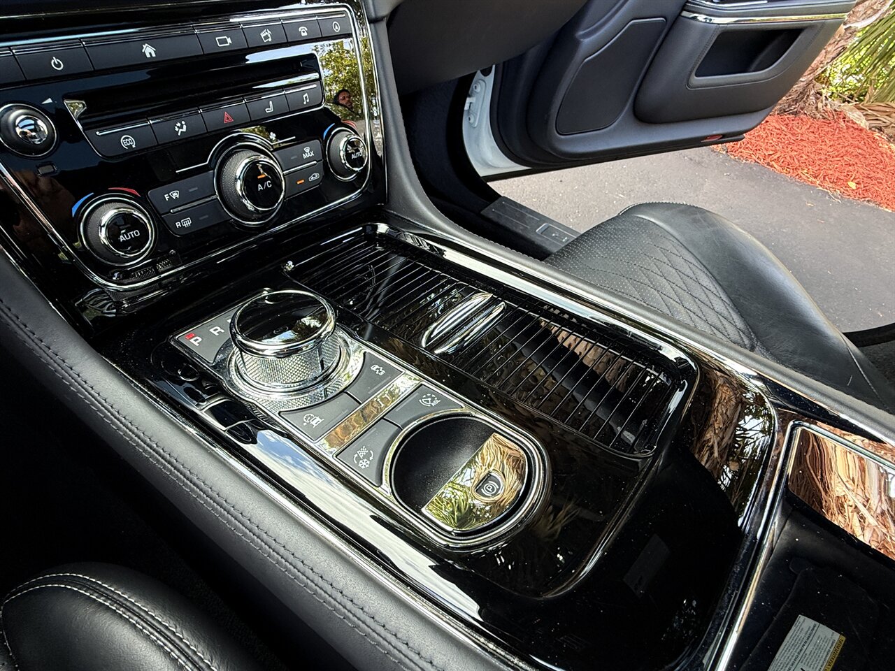 2016 Jaguar XJL Supercharged   - Photo 16 - West Palm Beach, FL 33409