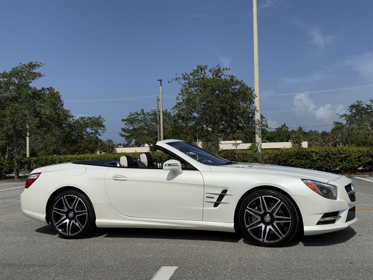 2015 Mercedes-Benz SL 550 White Arrow   - Photo 35 - West Palm Beach, FL 33409
