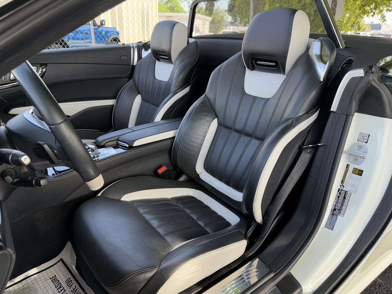 2015 Mercedes-Benz SL 550 White Arrow   - Photo 15 - West Palm Beach, FL 33409