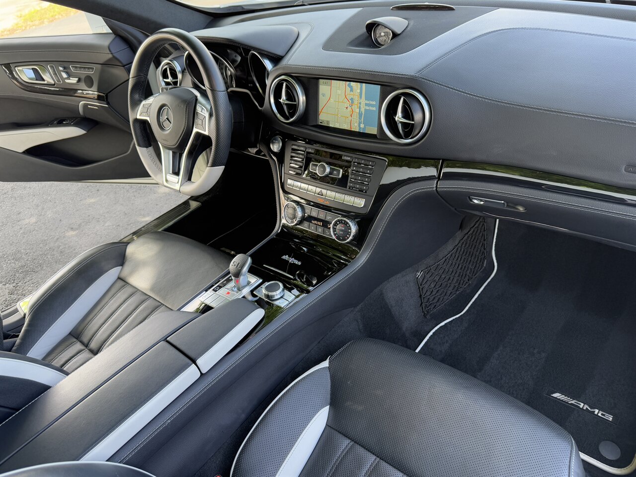 2015 Mercedes-Benz SL 550 White Arrow   - Photo 16 - West Palm Beach, FL 33409