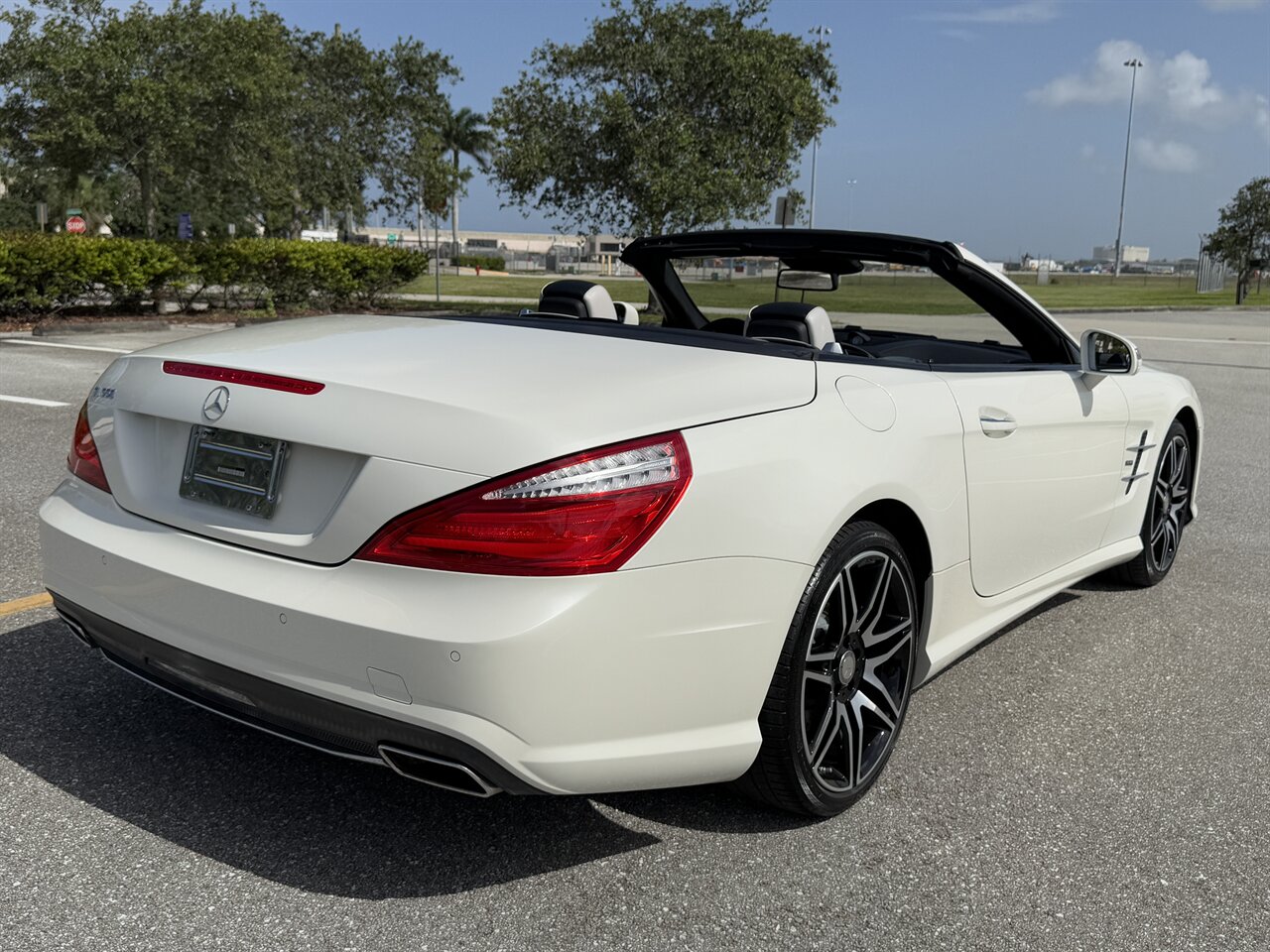 2015 Mercedes-Benz SL 550 White Arrow   - Photo 36 - West Palm Beach, FL 33409