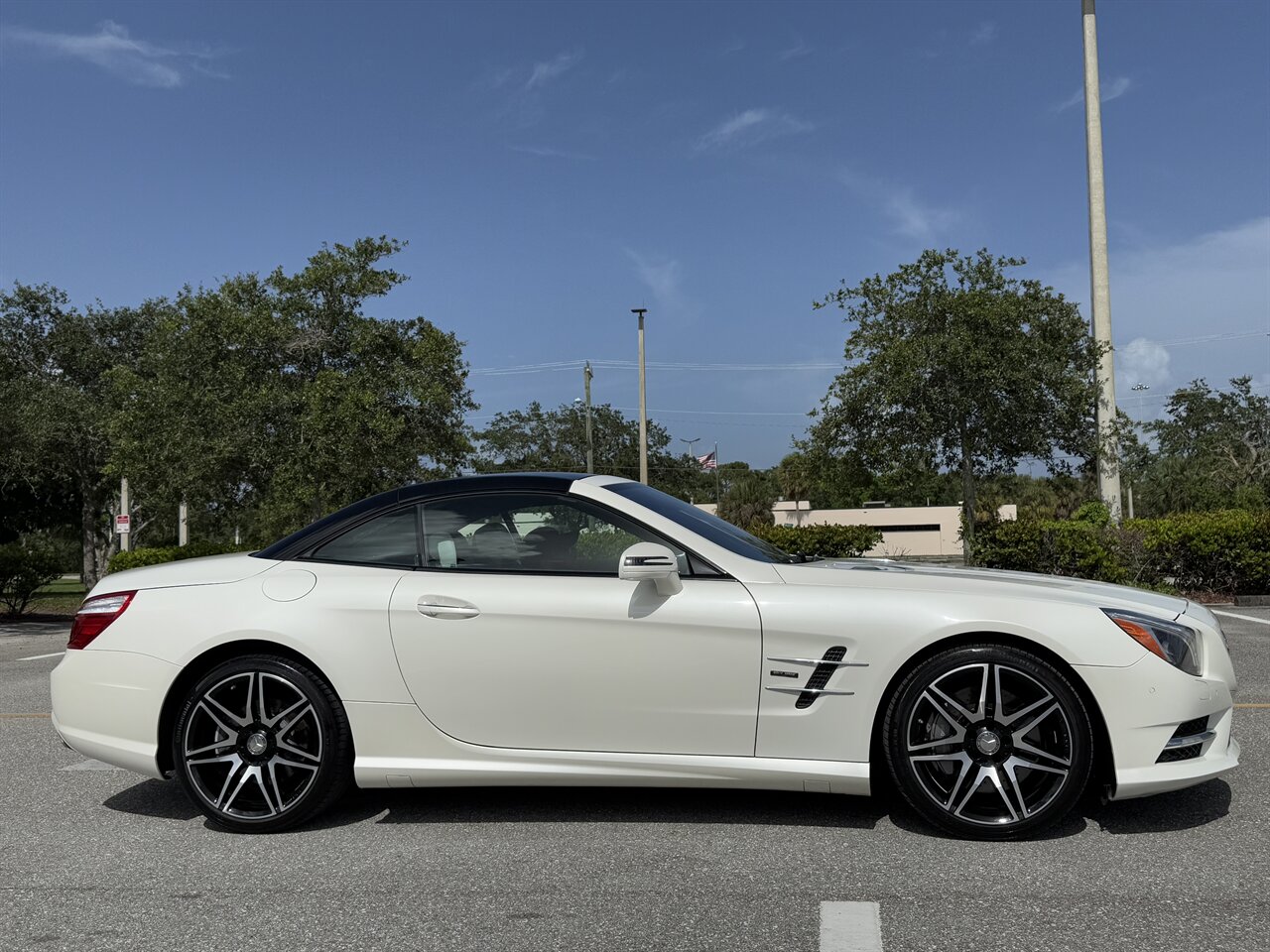 2015 Mercedes-Benz SL 550 White Arrow   - Photo 3 - West Palm Beach, FL 33409