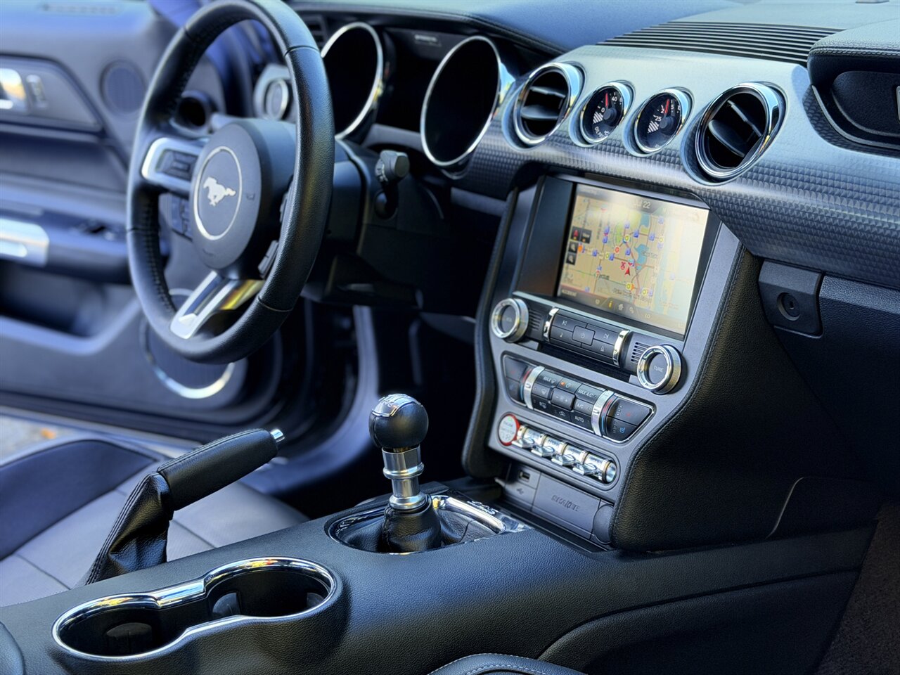 2015 Ford Mustang GT Premium - Photo 23