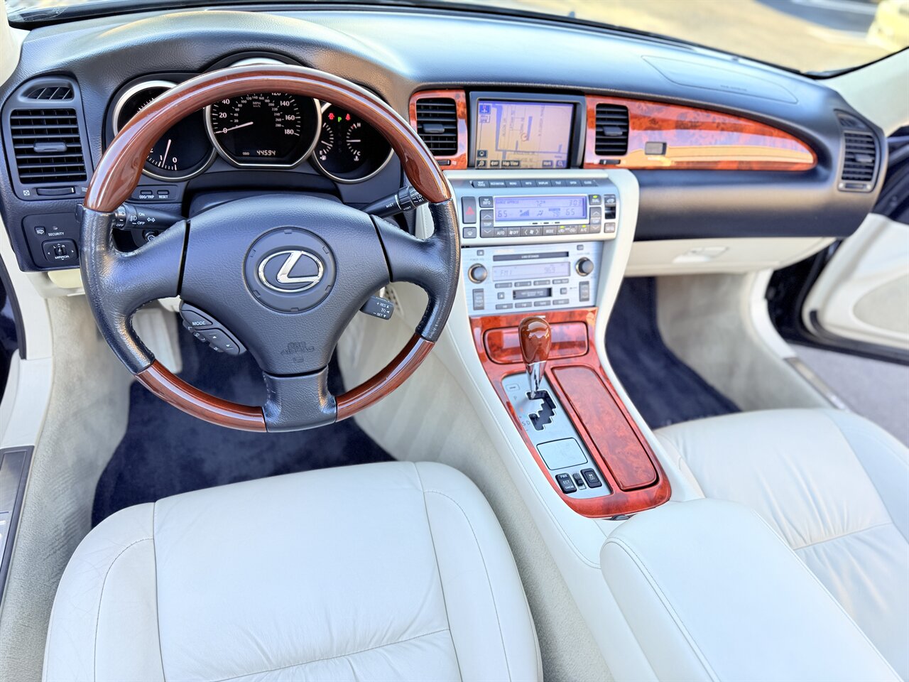 2009 Lexus SC 430   - Photo 8 - West Palm Beach, FL 33409