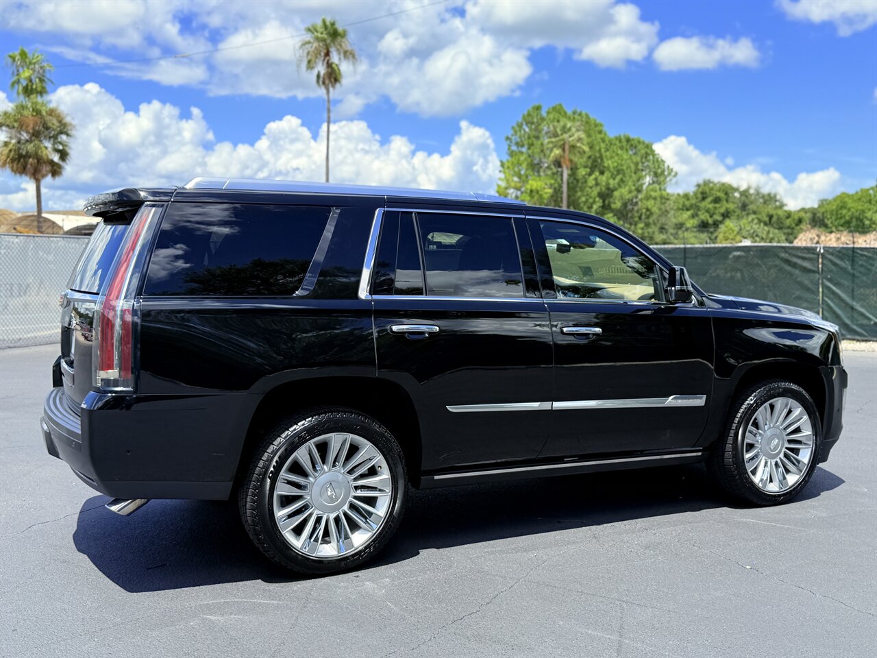2017 Cadillac Escalade Platinum   - Photo 29 - West Palm Beach, FL 33409