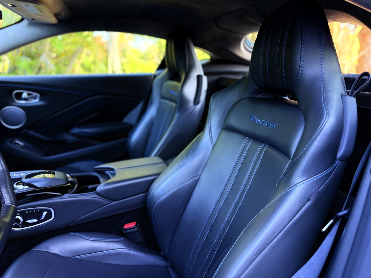 2020 Aston Martin Vantage   - Photo 17 - West Palm Beach, FL 33409