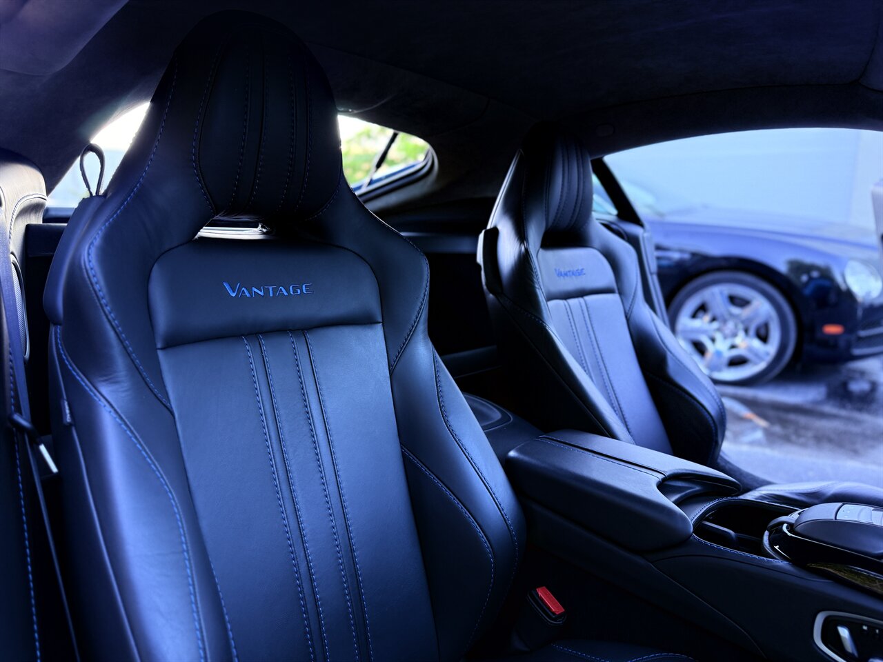 2020 Aston Martin Vantage   - Photo 14 - West Palm Beach, FL 33409