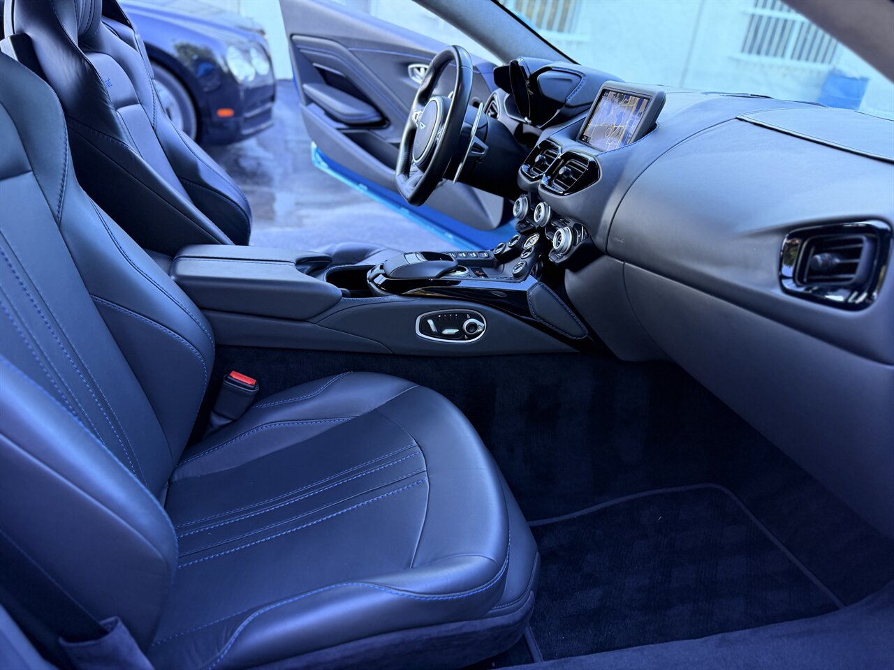 2020 Aston Martin Vantage   - Photo 19 - West Palm Beach, FL 33409