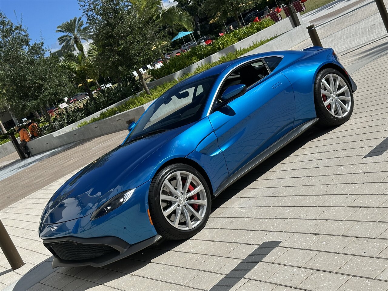 2020 Aston Martin Vantage   - Photo 6 - West Palm Beach, FL 33409
