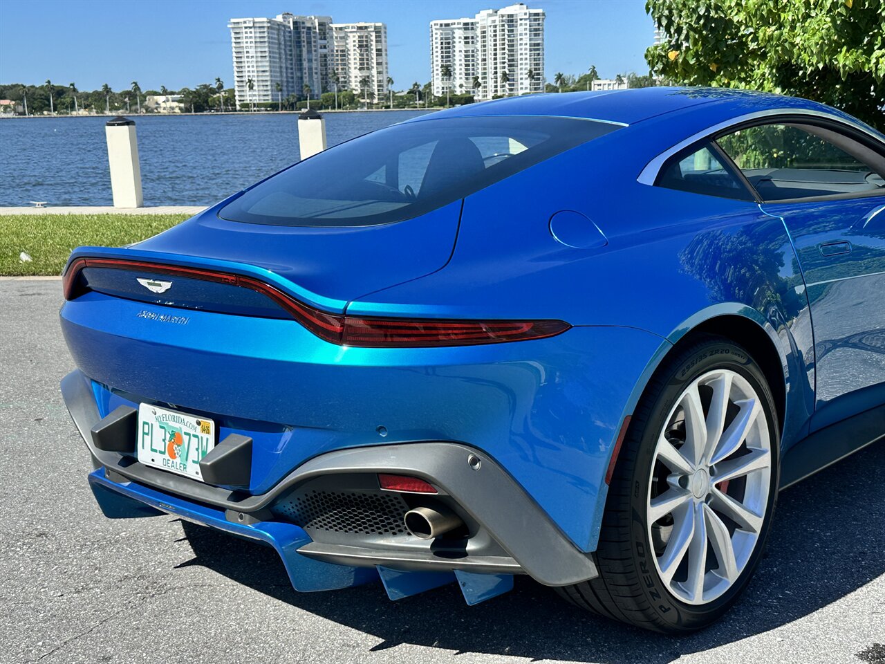 2020 Aston Martin Vantage   - Photo 34 - West Palm Beach, FL 33409