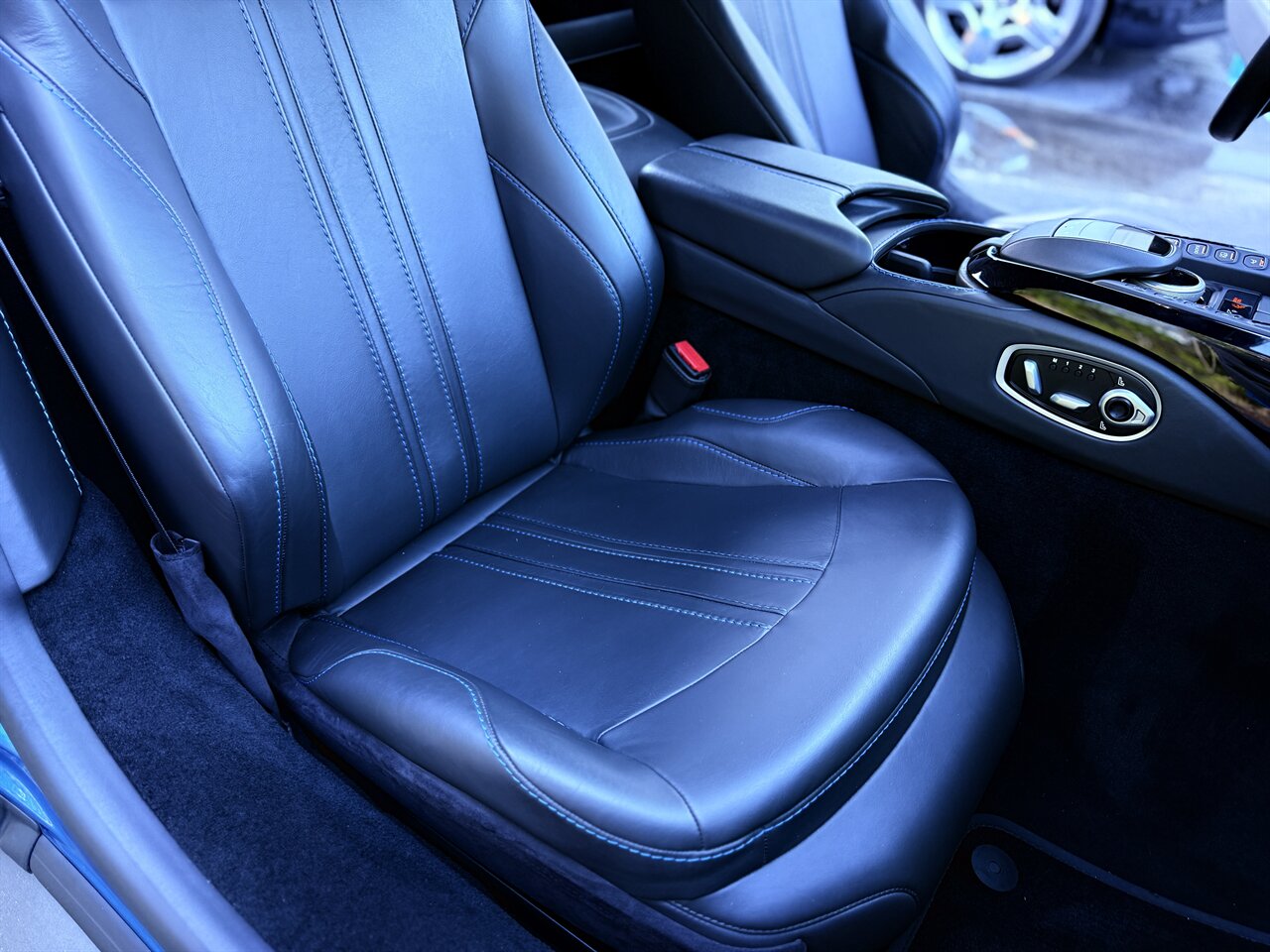 2020 Aston Martin Vantage   - Photo 20 - West Palm Beach, FL 33409