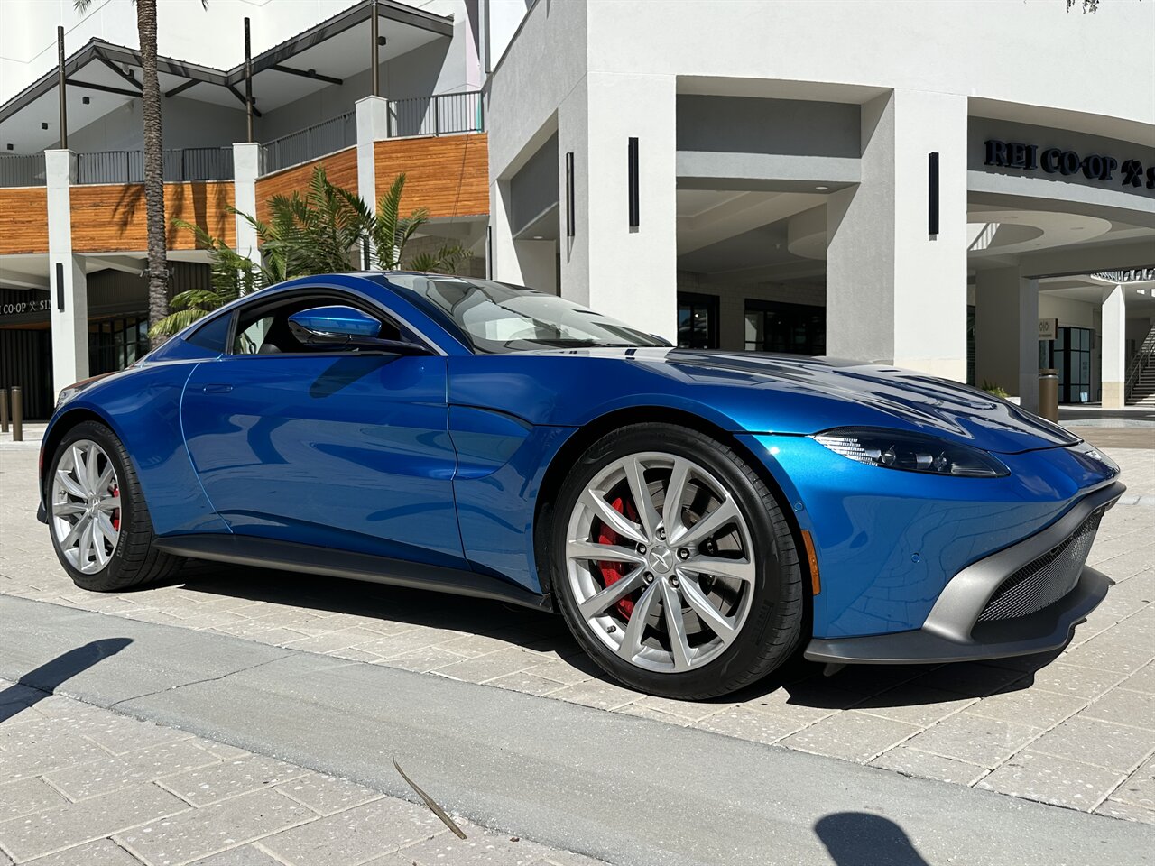 2020 Aston Martin Vantage   - Photo 43 - West Palm Beach, FL 33409