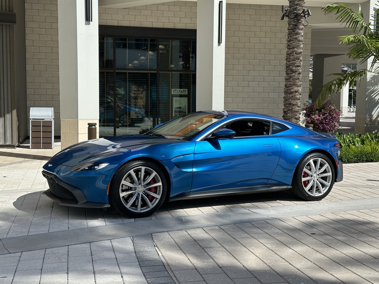 2020 Aston Martin Vantage   - Photo 44 - West Palm Beach, FL 33409