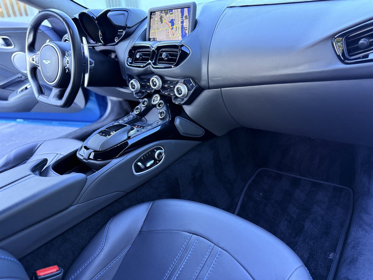 2020 Aston Martin Vantage   - Photo 11 - West Palm Beach, FL 33409