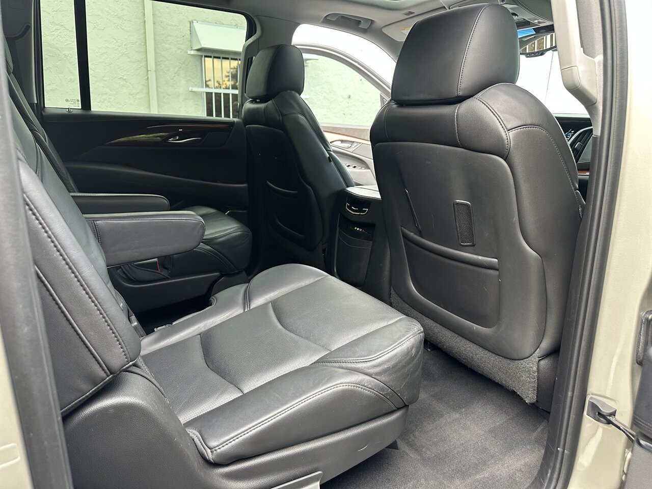 2015 Cadillac Escalade ESV Premium   - Photo 18 - West Palm Beach, FL 33409