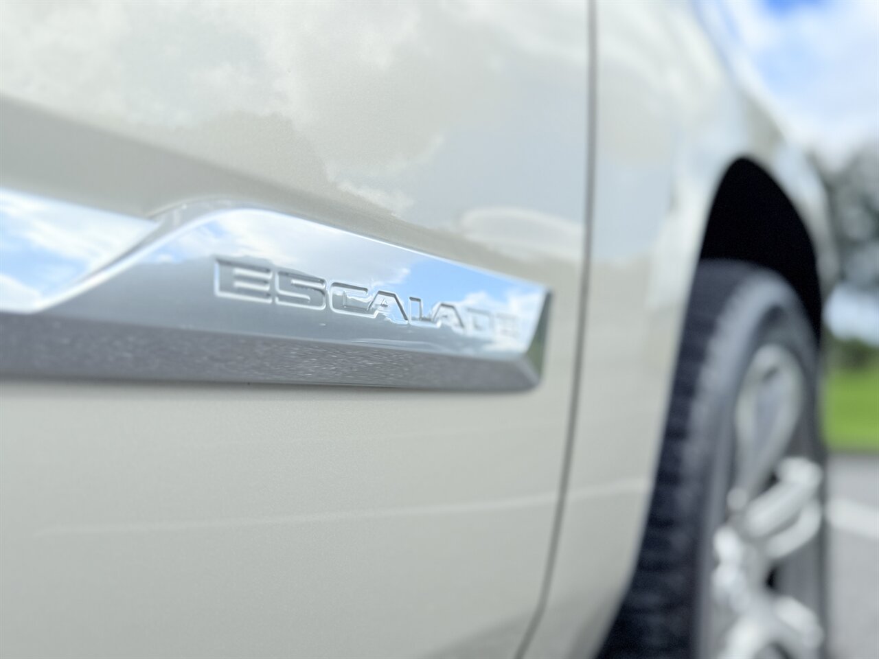 2015 Cadillac Escalade ESV Premium   - Photo 33 - West Palm Beach, FL 33409