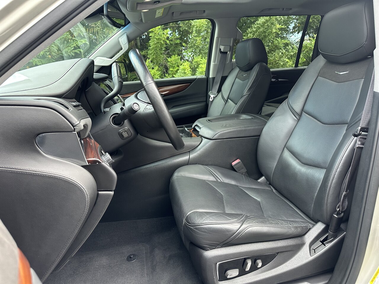 2015 Cadillac Escalade ESV Premium   - Photo 9 - West Palm Beach, FL 33409