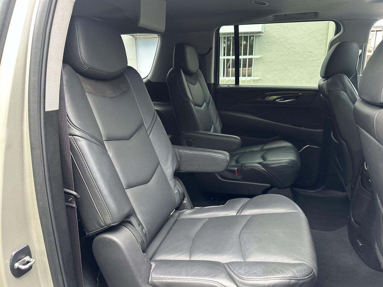 2015 Cadillac Escalade ESV Premium   - Photo 16 - West Palm Beach, FL 33409