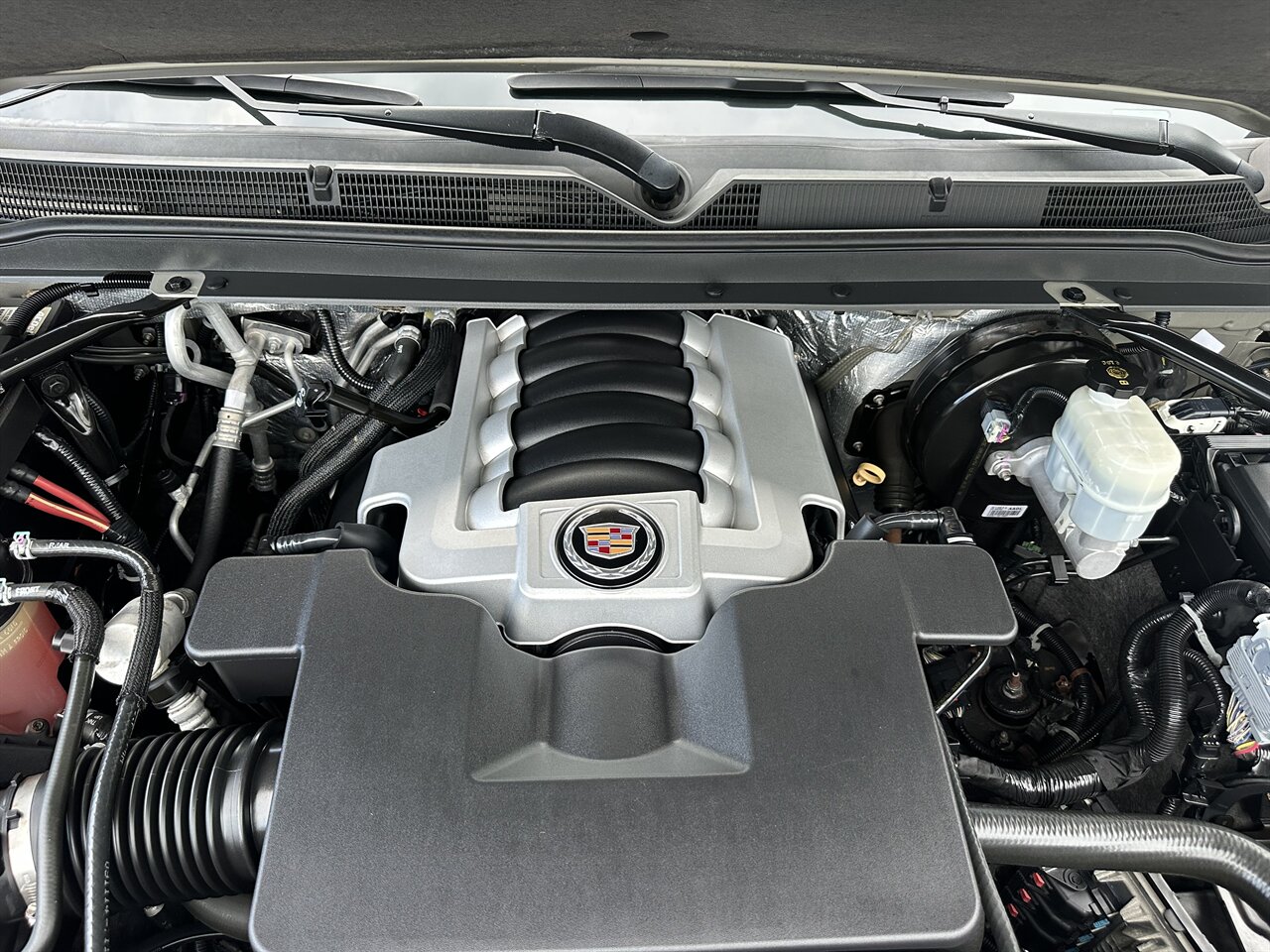 2015 Cadillac Escalade ESV Premium   - Photo 22 - West Palm Beach, FL 33409