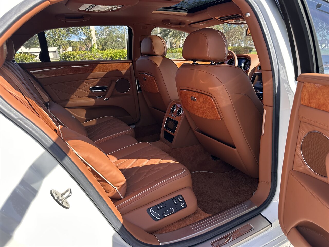 2014 Bentley Flying Spur   - Photo 49 - West Palm Beach, FL 33409