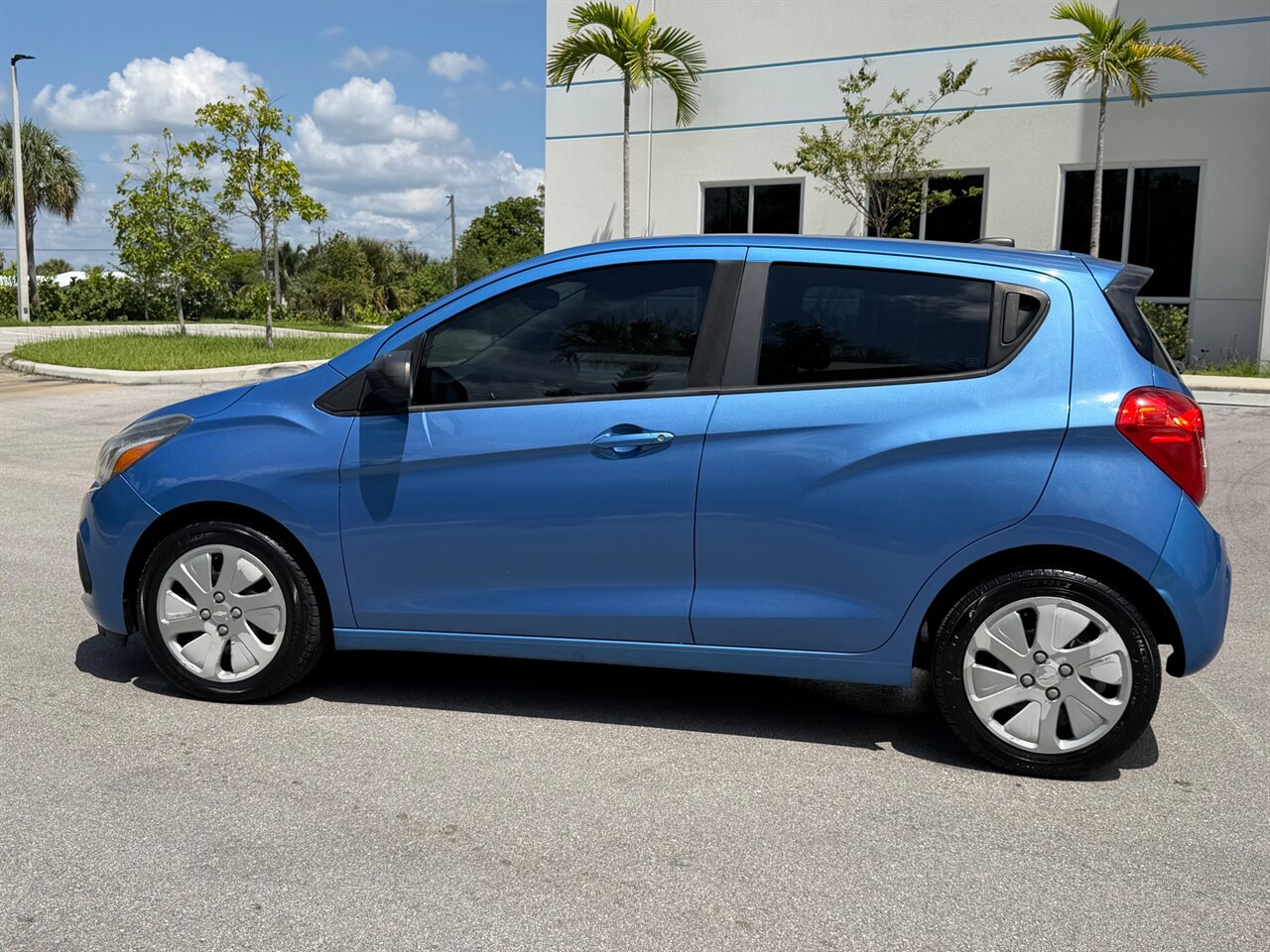 2018 Chevrolet Spark LS CVT - Photo 4 - Ocoee, FL 34761
