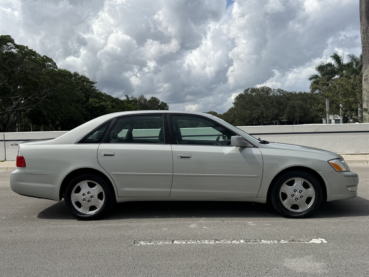 2003 Toyota Avalon XLS   - Photo 12 - Ocoee, FL 34761