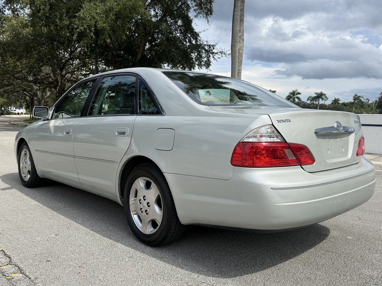 2003 Toyota Avalon XLS   - Photo 8 - Ocoee, FL 34761