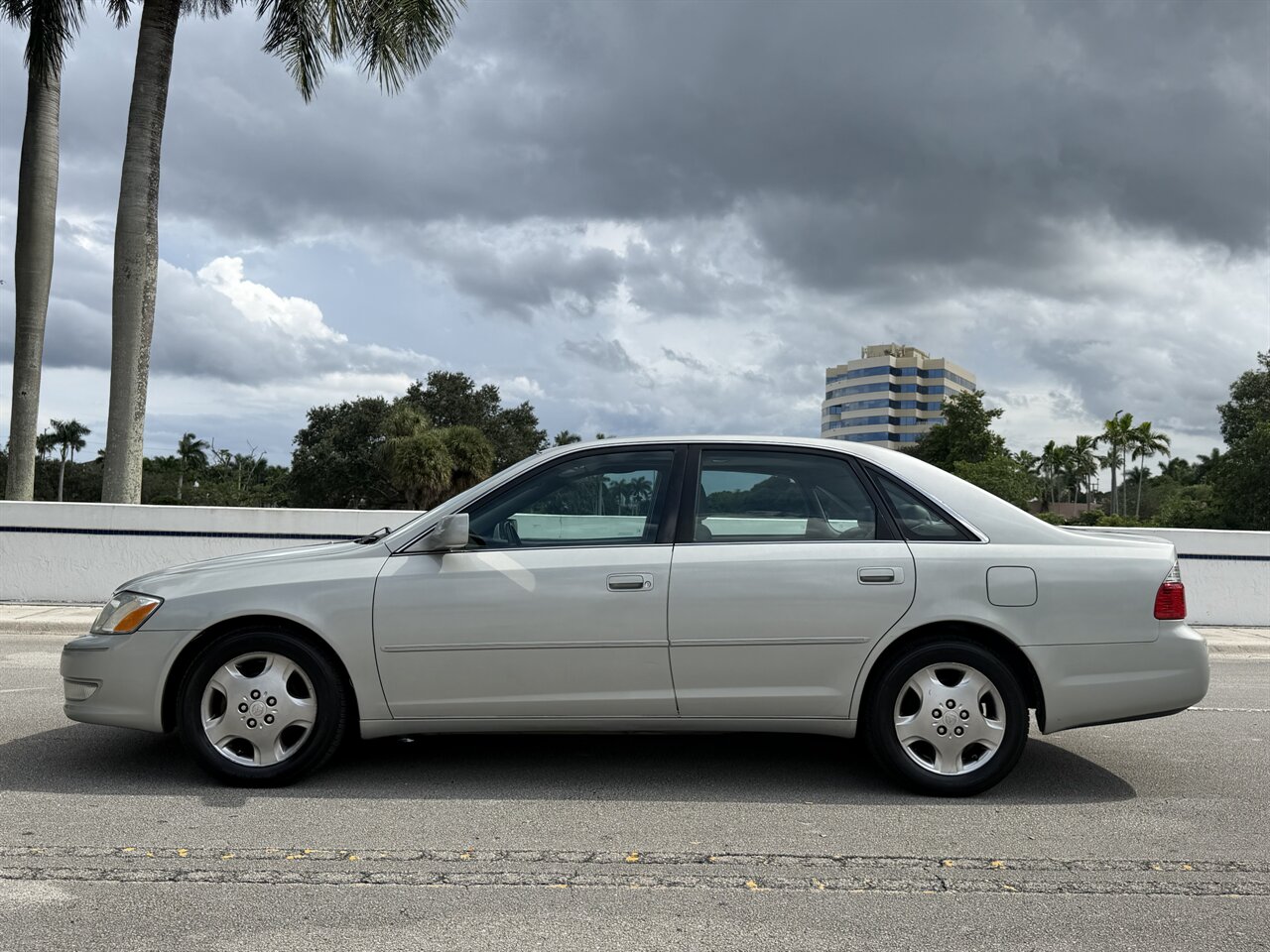 2003 Toyota Avalon XLS   - Photo 13 - Ocoee, FL 34761
