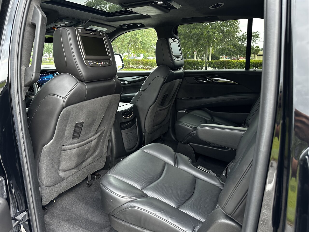 2017 Cadillac Escalade ESV Platinum   - Photo 12 - West Palm Beach, FL 33409